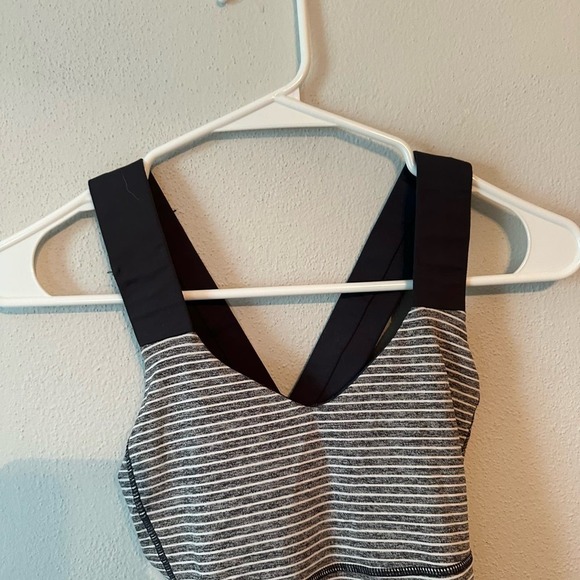 Lululemon Push Ur Limits Grey and White Tank - Picture 2 of 6